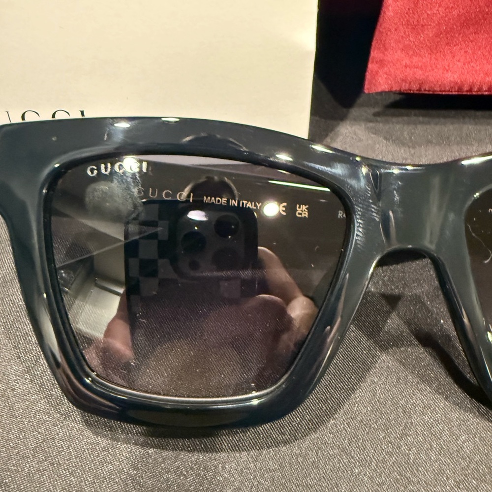 Gucci GG1714S cat-eye sunglasses with a black frame and solid grey lenses - Picture 7 of 15